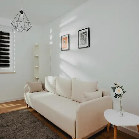 Apartment Tymienieckiego 16 F
