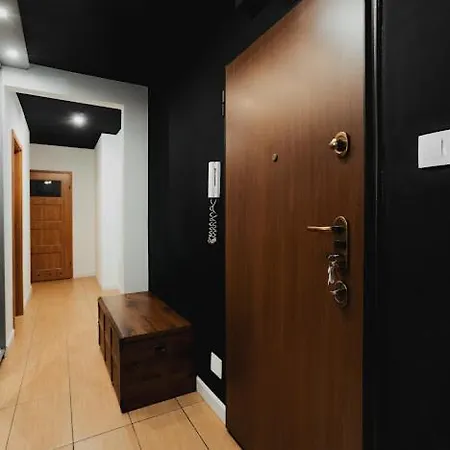 Tymienieckiego 16 F *