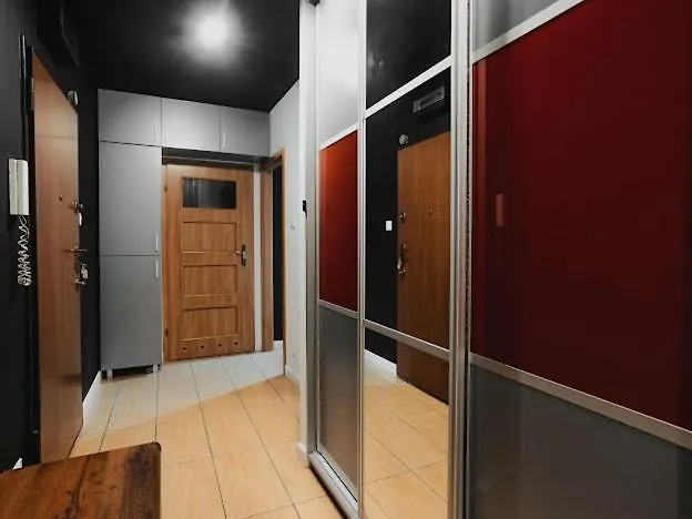 Apartment Tymienieckiego 16 F *