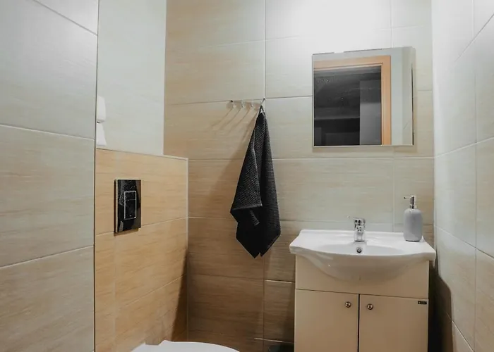 Tymienieckiego 16 F * 罗兹